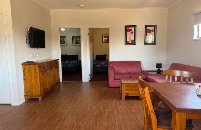 Sundowner Cabin and Tourist Park - Photo 17