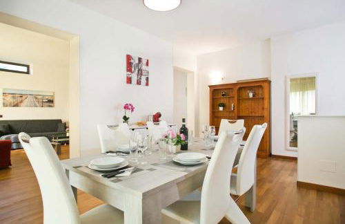 LA'DELI - Como - grande appartamento con parcheggio, nefltix, giardino, terrazzo - Foto 9