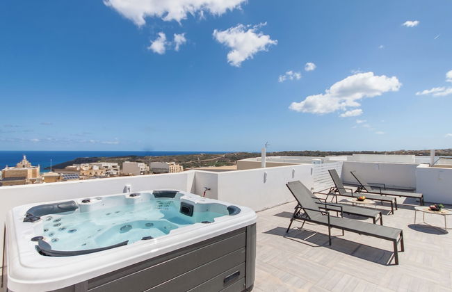 Seaview And Wellness Penthouse In Gozo - Photo 1
