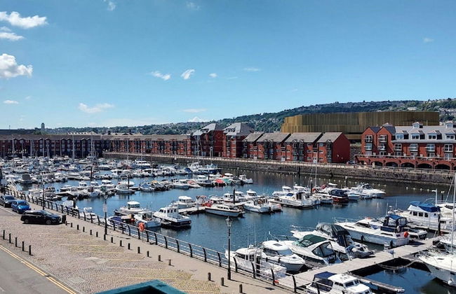 Meridian Bay Apartment - Photo 12