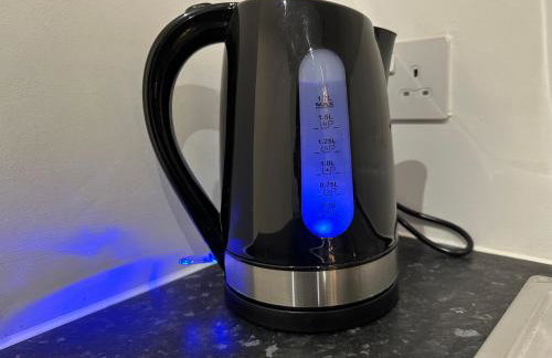 London Luton Airport Luxury Midland Apartments - GATED PARKING - Balcony - Sleeps 4 - Foto 20