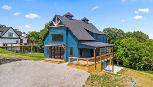 NEW Spacious Clarkson Getaway w Games & Yard - Foto 1