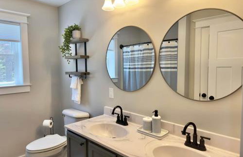 New 2023 Waterfront Home near Acadia with Hot Tub - Foto 23