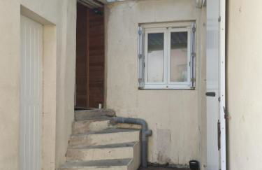 Dors Fée Duplex avec Toit-Terrasse et Salle de Jeux - Centre Bourg à 4 min du Puy duFou - Foto 33