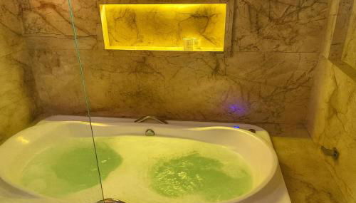 Flat Master com Hidromassagem privativa e piscina 500mts praia - Foto 1