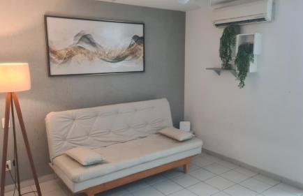 Apartamento com varanda de frente para o MAR - Angra dos Reis - Shopping Piratas - Portaria 24hs - Foto 11