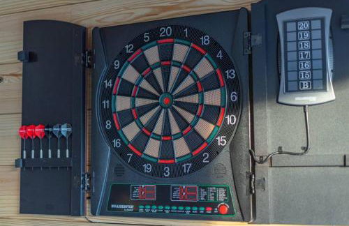 Fully Stocked Cabin Retreat w/ Game Room & Pond! - Foto 54