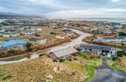 You, Me and the Sea - Foto 1