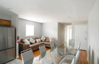 Newark Liberty Brick House - Private Bedroom 1 - Foto 22