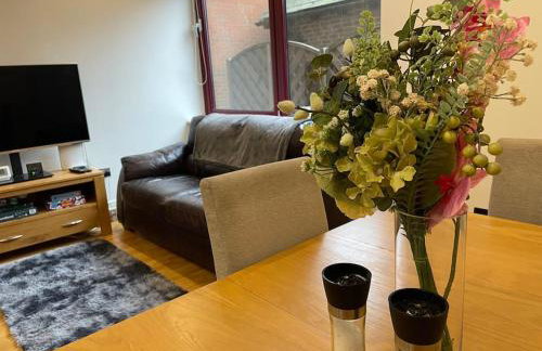 Modern apartment 4 mins from Gatwick - Foto 1