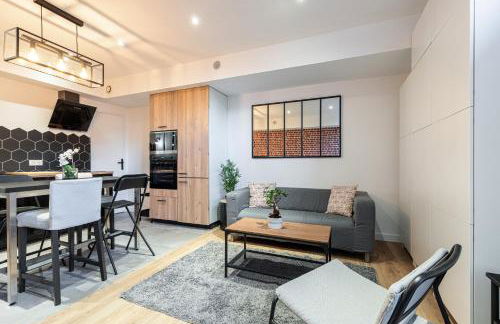 Loft Magnan - PARKING - idéal couples -BEACH -TRAM & Supermarkets - New & Confort-AC - Foto 12