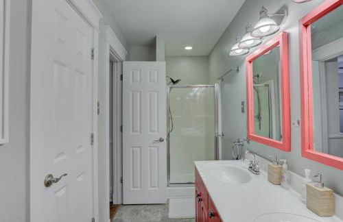 Hip and Spacious Midtown Cottage near Beale Street - Foto 17