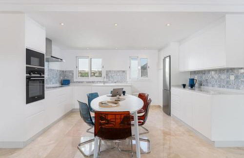 Deluxe 2 bed Apartment - Photo 25