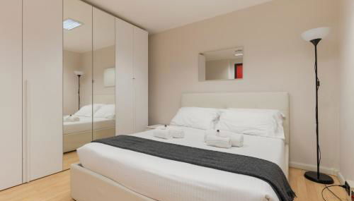 Urban Loft with pool table - M3 and Train station - Duomo in 10 min - Foto 3, wardrobe