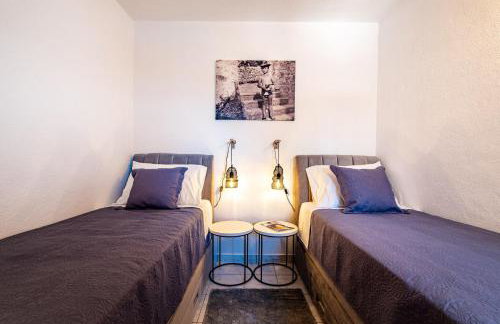 Villa Kadena - Luxury Seaside Villa with Private Heated Pool - Photo 45