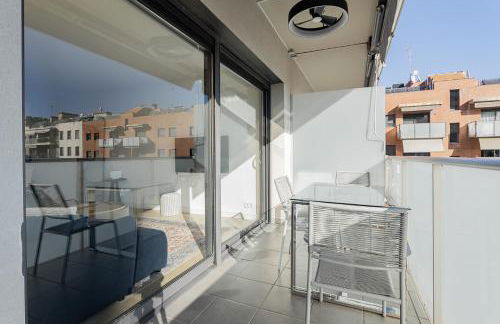 Quiet modern 2 bed apartment with Balcony, Pool and Free Parking - Foto 24