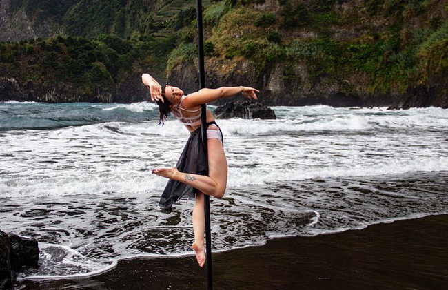 Black Sand Beach Sunrise Pole Dance Sesión de fotos y vídeo de drones - Foto 7