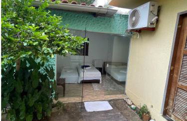 Lindo, simples, aconchegante e pé na areia - Foto 15