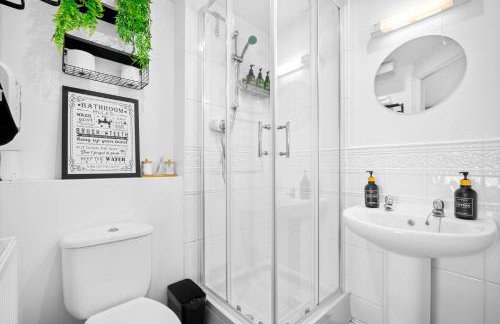 Dote Haven Stylish 2 Bed Apartment - Free Parking and Free High Speed WIFI - Foto 65