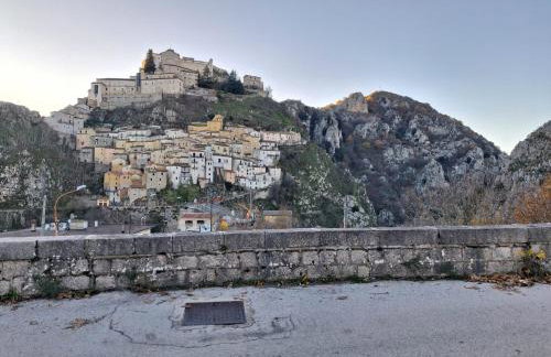 Giardino San Gerardo Maiella vista Castello e con parcheggio interno privato - Foto 79