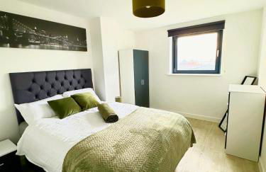 Stylish Haven with Ample Space - Foto 4