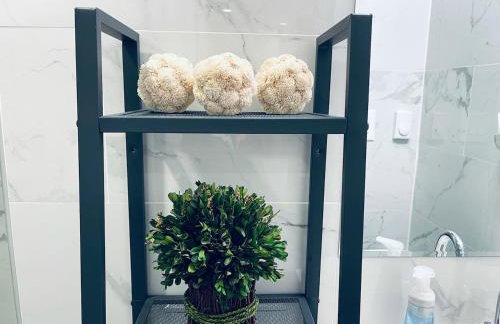 Luxe City Hall Suite by Rittenhouse Square - Photo 12