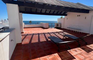 BEACHFRONT Penthouse Luxury - Photo 38