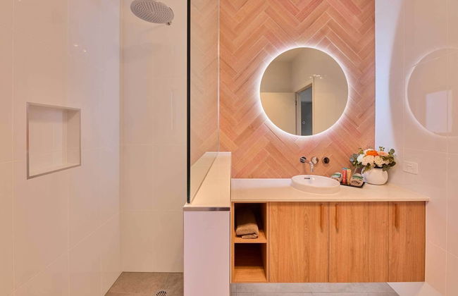 Luxury Elevated Three Bedroom Villa - Photo 17