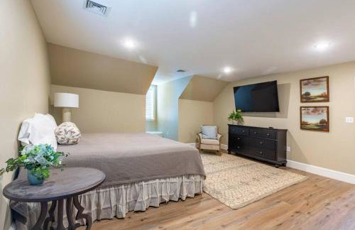 The Queen Place - Updated-Private Backyard - Foto 31