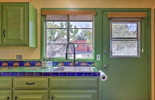 Modern Green Valley Condo - Near National Park! - Foto 9