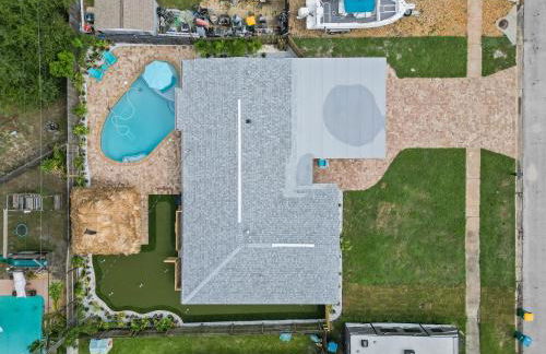 Island Oasis with Heated Pool Private Tiki Bar! - Foto 17