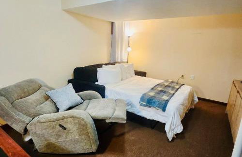 Sleeps 12! Main Level Primary Suite-Beautiful Backyard Oasis - Photo 18