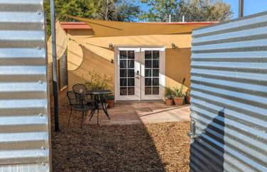 Guesthouse w/ private access and patio - Foto 24