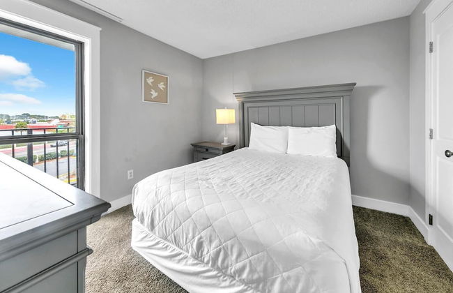 Edgewater Tower 1-305 - Foto 7