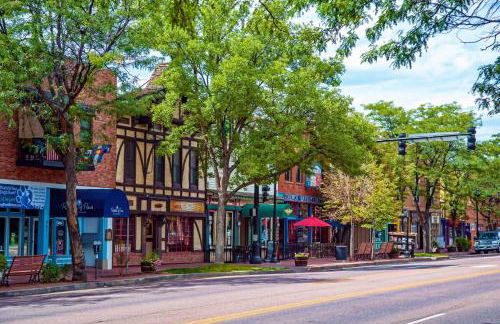 Olympic House Downtown w Hot Tub Fire pit & BBQ - Foto 43