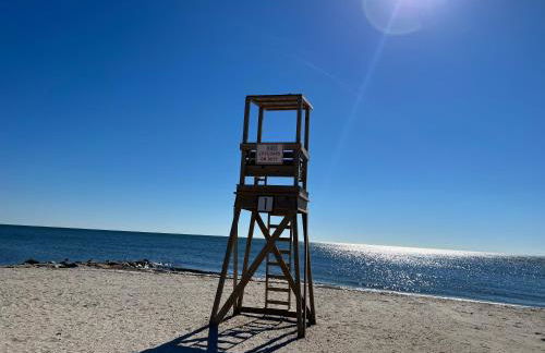 A Cozy Cape house steps to Restaurants & Beaches ~1.4 miles down scenic roads - Foto 37