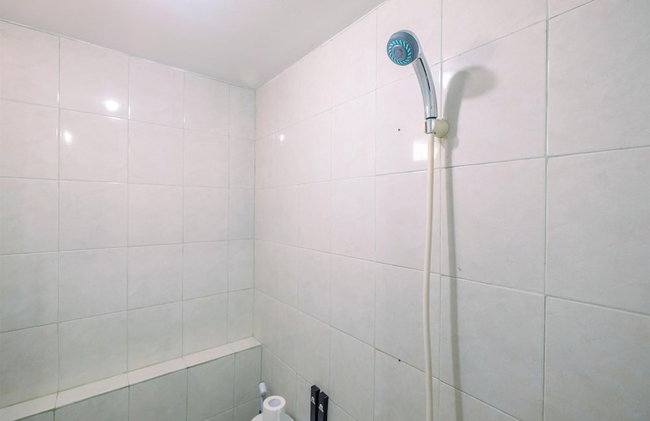 Furnished Green Pramuka 1BR Apartment with Modern Style and City View - Foto 12