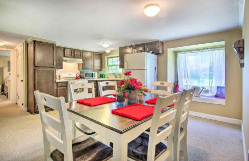 Charming Farm Cottage with Fire Pit and Grill! - Foto 7