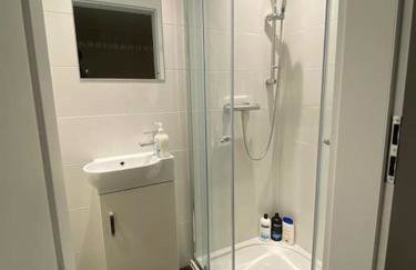 Modern 3-Bedroom villa, 3 Parking Spaces, WiFi - Foto 12