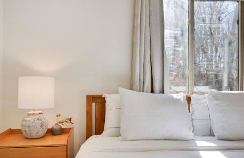 Serene Escape at Big Bass Lake & Pool Access - Foto 26