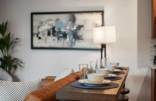 PFR Suites - Highland, 3BR 2BA Shadyside Condo, ADA, 2 Decks and Off-Street Parking - Foto 3