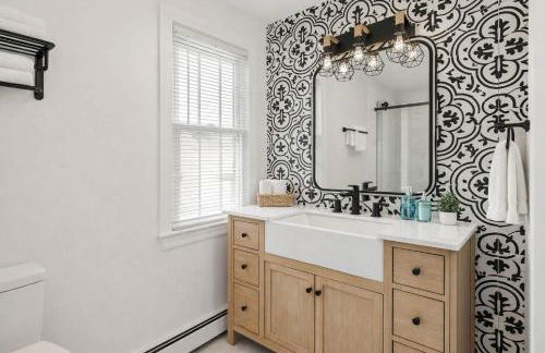 Fire pit ~ Game Room ~ near NYC ~ Modern Luxury - Foto 3