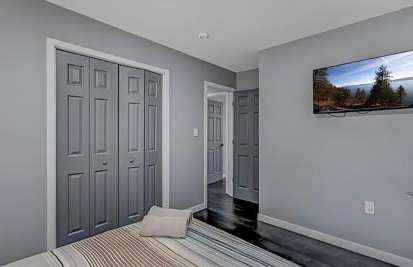 Peaceful Pocono Home with Hot Tub, gym, & office - Foto 10