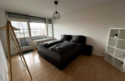 LOOT LARGE /Stadtrand /Parkplatz - Foto 25