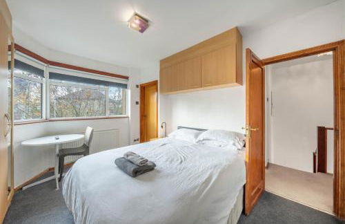 Lovely 5 Bed House in Barnet , home away from home - Foto 23