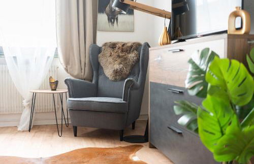 1-4 Gäste Wohnung W-Lan, Netflix, Amazon, Parken, Arbeitsplatz, 24h Check in ,Vollausgestattet Küche, Handtücher Seife u,v,m für Geschäftsreisende, Paare, Familien , - Foto 4