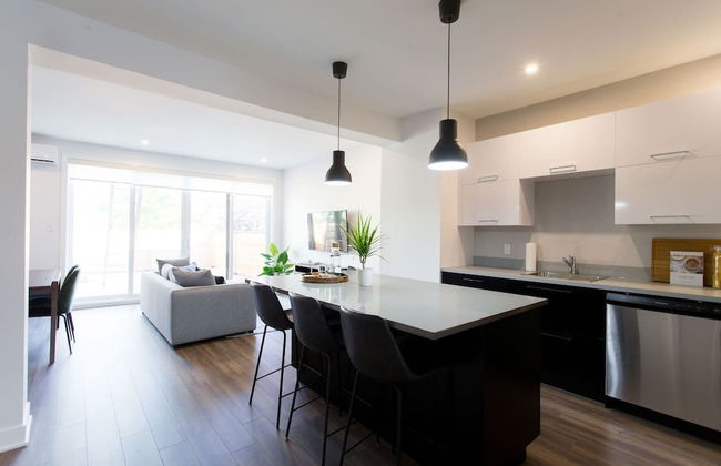 Brand New 3 Bedroom With Rooftop Patio - Foto 1