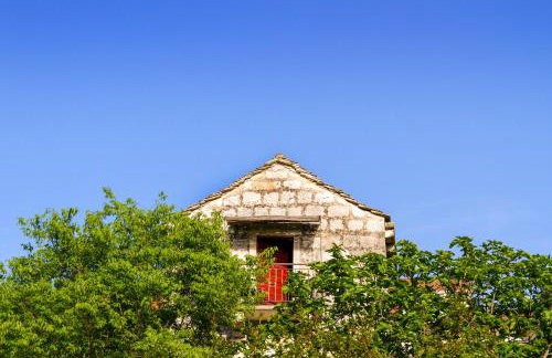 Old Small Stone House - Photo 6