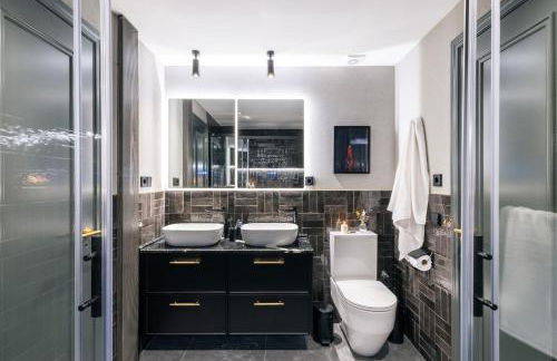 Stylish 4 suites +patio luxury apartment Gran Via - Photo 18