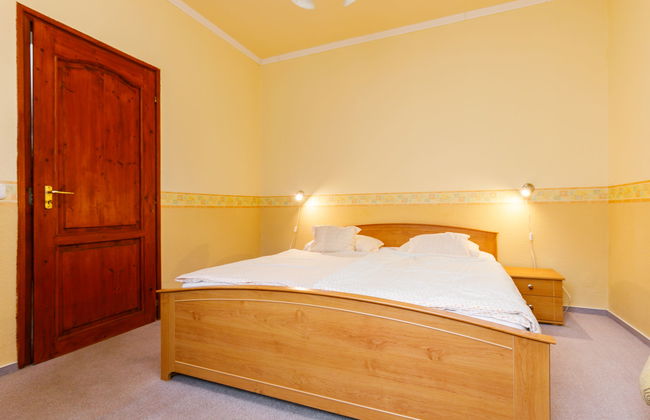 4 bedroom House in Balatonszárszó with private pool and garden - Photo 29